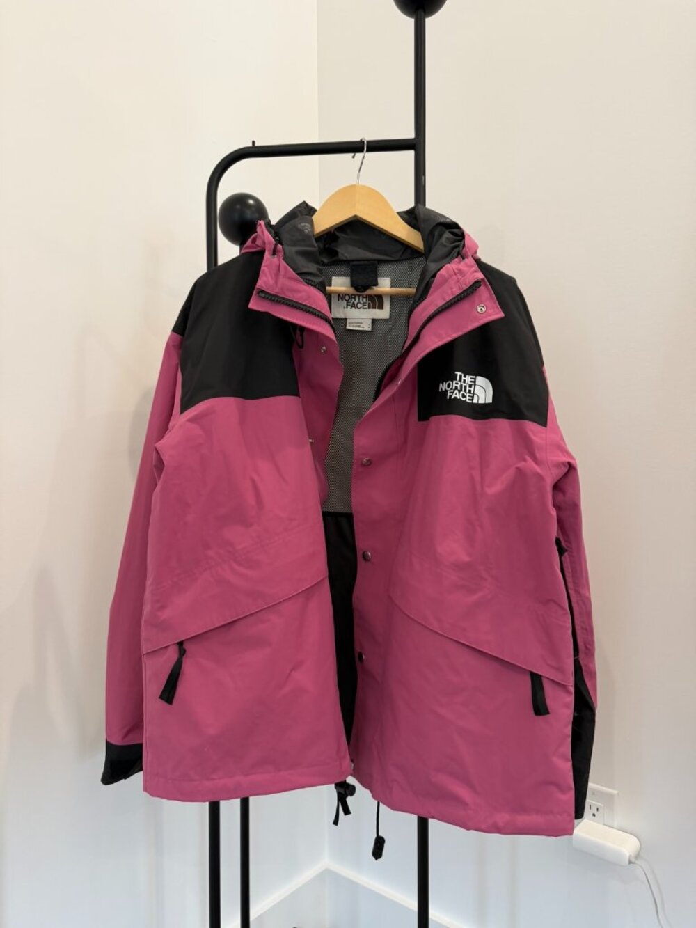 The North Face Antora Rain Jacket Pink Black DryVent Mens L